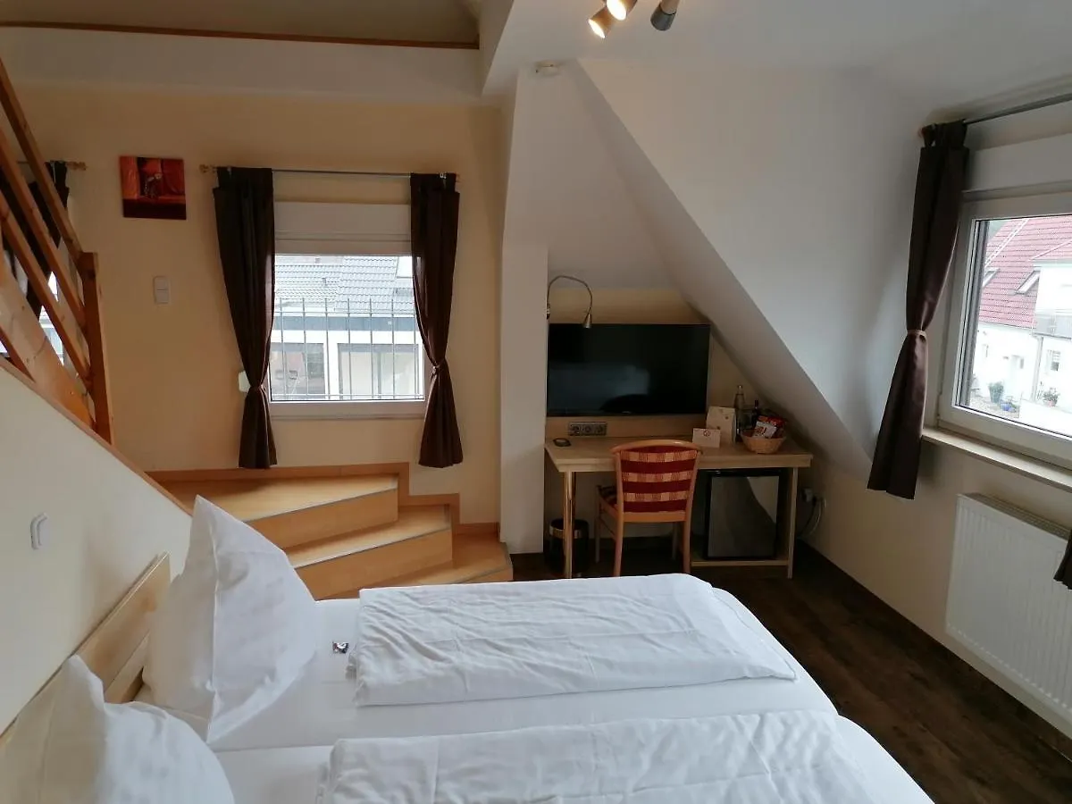 Landgasthof Niebler Adelsdorf 3*,