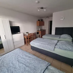  Apartment Workers-sleep-station Deutschland